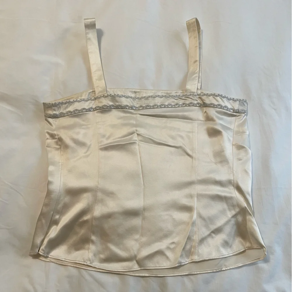 Beautiful Silk and Pearl blouse - Picture 3 of 5